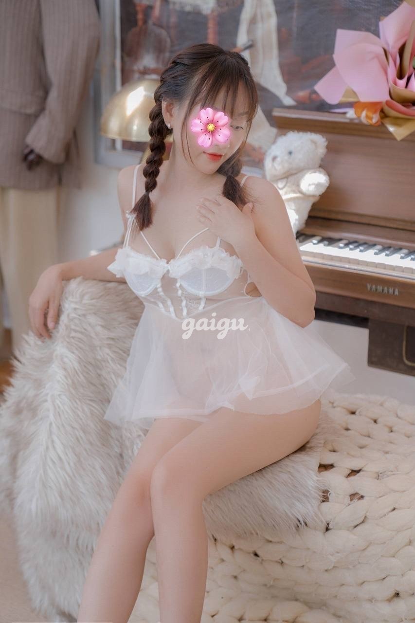 LINH MIU VIP NGỰC BỰ, MẶT XINH, LÀM TÌNH HẾT Ý